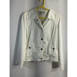 Womans Requiremants Medium White Button Down Long Sleeve Jacket